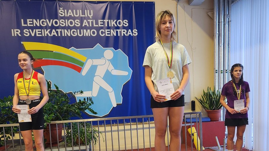 Юные висагинские легкоатлеты достойно выступили на чемпионате Литвы «Олимпийские надежды» - В Висагинасе