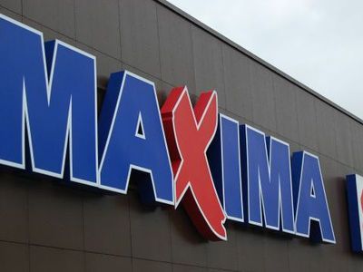 Maxima не отрицает, что кассиры работают в «памперсах» - Литва и страны Балтии