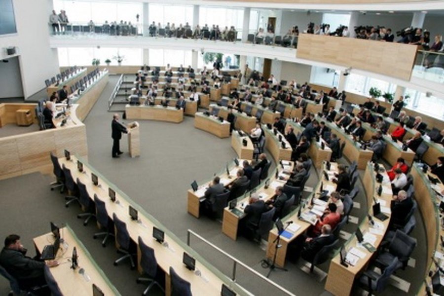 Сейм Литвы запретил написание имен и фамилий не по-литовски - Литва и страны Балтии