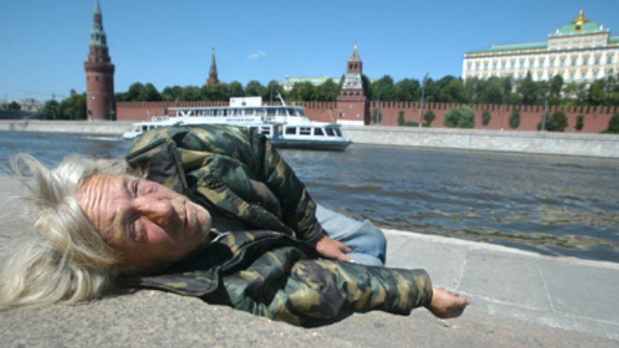 Власти Москвы займутся легализацией бомжей - В Мире