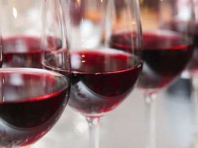 Действительно ли красное вино омолаживает? - Это интересно