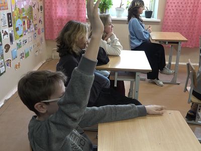Вместо обычных уроков – увлекательные занятия, мастер-классы и встречи с людьми разных профессий (видео) - Служба региональных новостей