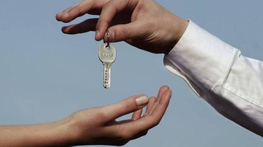 Попытки снять квартиру закончились на сайте секс-знакомств - Происшествия и криминал