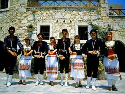 На Крите 150 тысяч человек станцевали для нового рекорда - Хобби, отдых и развлечения