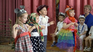 Театр и дети. В Висагинасе прошел театральный фестиваль детских садов (видео)