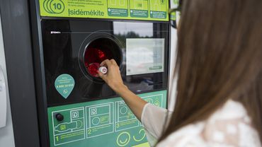 Stabdomas daugkartinių ir vienkartinių pakuočių priėmimas prekybos vietų viduje