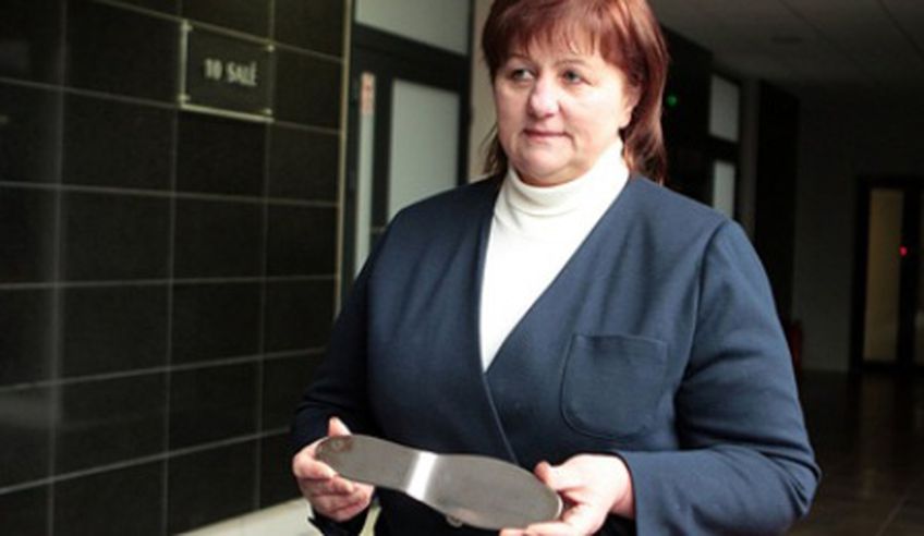 Литовскую больницу засудили за оставленную в пациентке лопатку Ревердена
