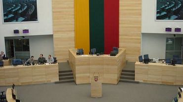 Сейм Литвы размышляет о 33-процентном налоге на высокие зарплаты