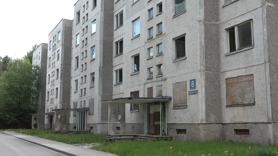 Скоро ли снесут дома-призраки на улице Фестивале? (видео) - В Висагинасе