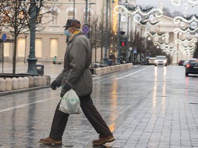 Правительство разрешило возобновить деятельность парикмахерских и магазинов, имеющих отдельный вход - Литва и страны Балтии