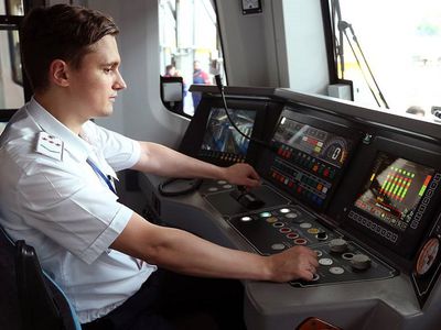 "Ъ": в России могут отменить некоторые профессиональные праздники - В Мире