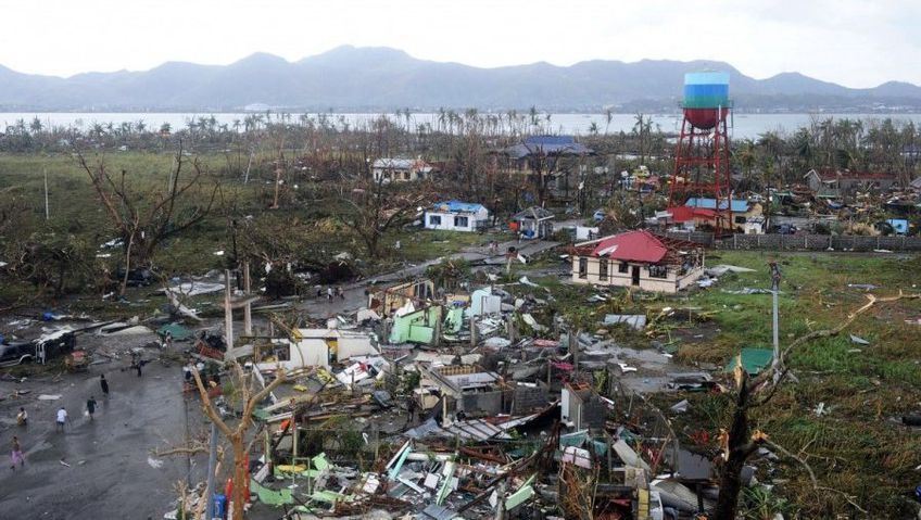 Supertaifūno „Haiyan“ aukų skaičius perkopė 100