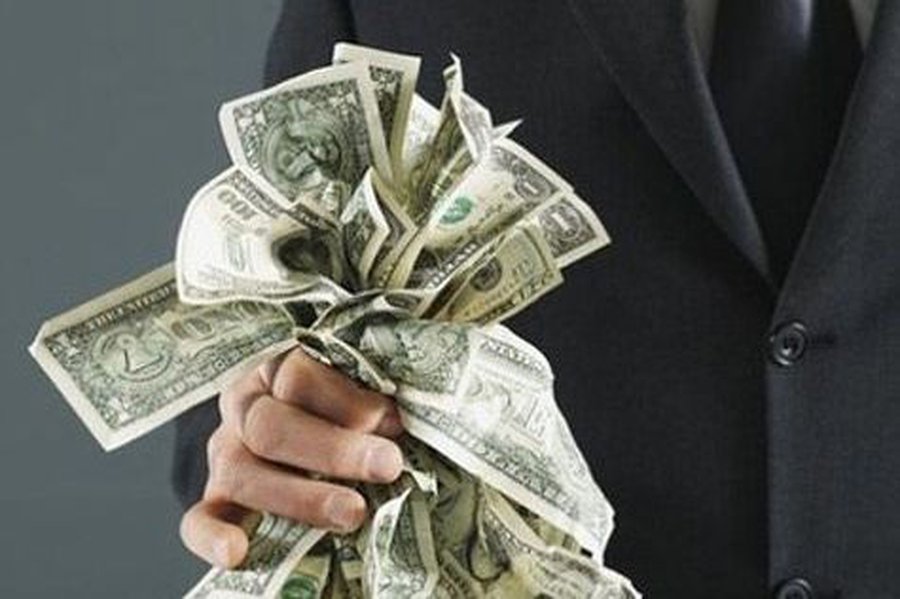 Французские богачи требуют повысить им налоги - В Мире