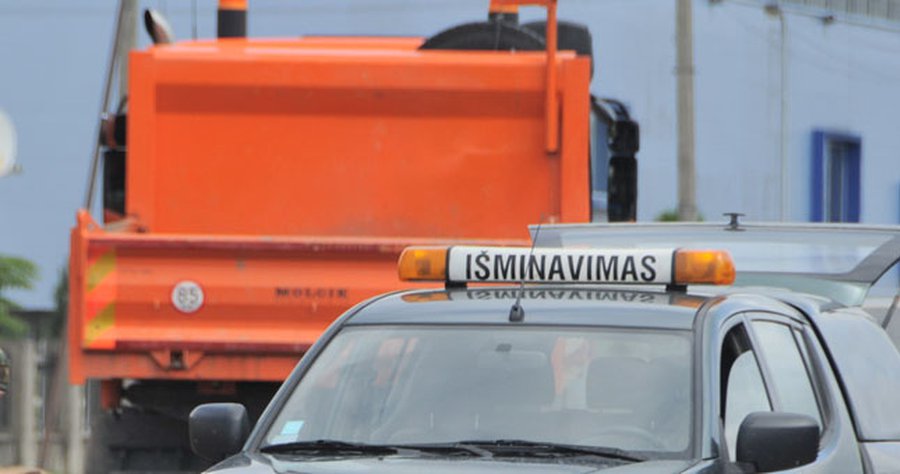 В Вильнюсе, во дворе гимназии, обнаружена взрывчатка, введен план "Щит" - Происшествия и криминал