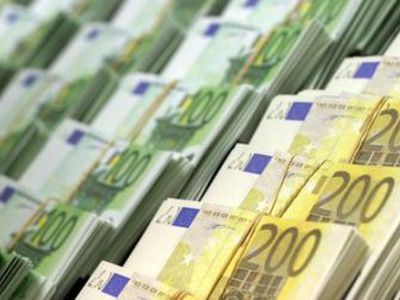 Литва хочет успеть ввести евро через год после Латвии - Литва и страны Балтии