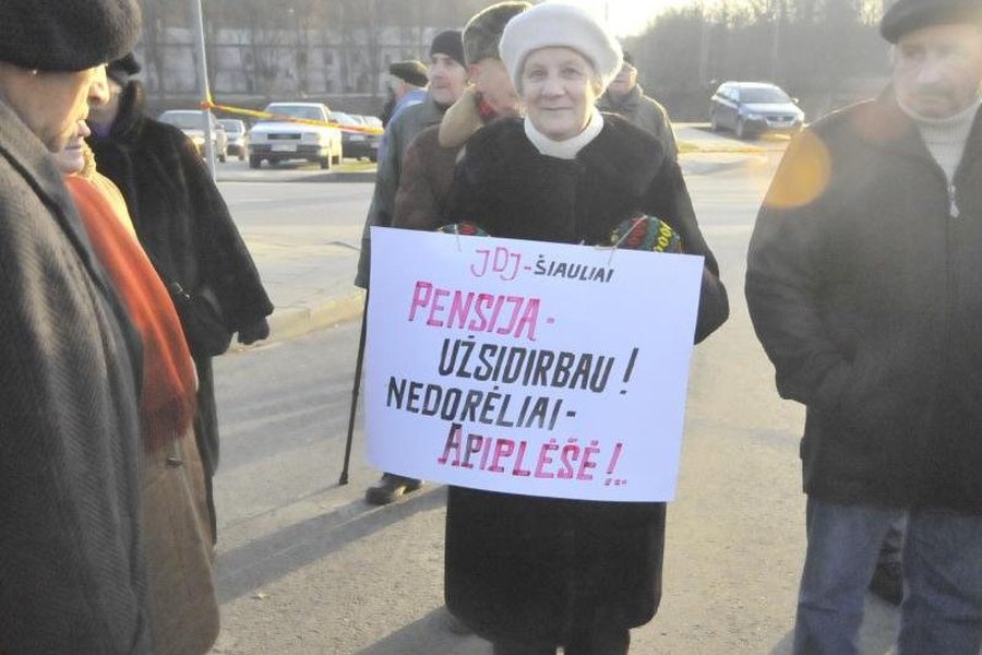 Правительство рассчитается с пенсионерами и судьями за счет продажи госимущества - Литва и страны Балтии