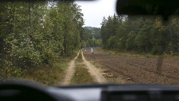 Вице-министр МВД: нелегальные мигранты пытаются попасть в Литву через неогражденные участки