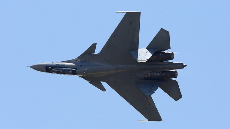 Пентагон сообщил о перехвате российским Су-30 патрульного самолета США над Черным морем - В Мире