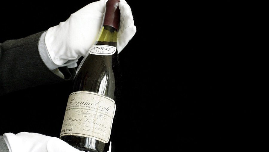 В Нью-Йорке бутылку вина продали с аукциона Sotheby's за рекордную цену - Это интересно