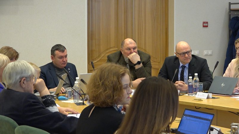 Первое заседание Висагинского совета в 2026 году: 16 вопросов, самые острые - питание и спорт (видео) - В Висагинасе