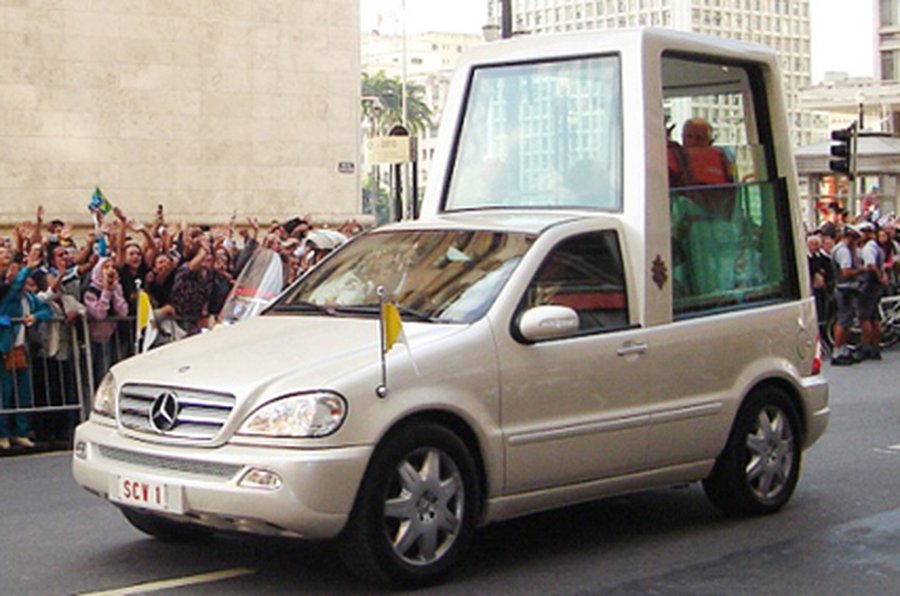 Житель Германии подал в суд на Папу Римского
                                 - Происшествия и криминал