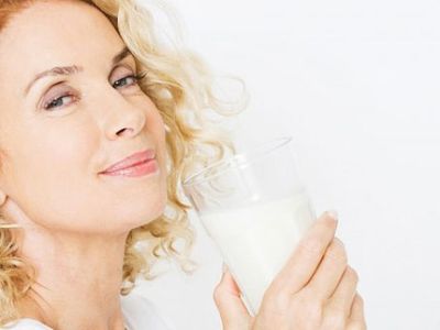 В молоке обнаружены уникальные для женщин вещества - Наука и здоровье