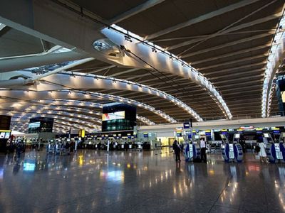 Британский профсоюз отложил запланированную на 5 августа забастовку в аэропорту Хитроу - В Мире