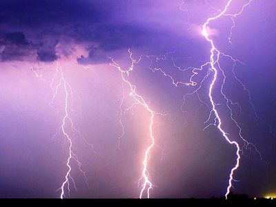 Аномальная жара в Литве сменилась ураганами - Литва и страны Балтии