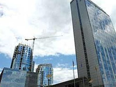 Мэрия Вильнюса решила продать свой собственный небоскреб - Литва и страны Балтии