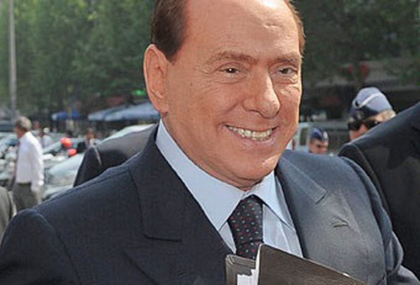 Берлускони обвинил СМИ в тиражировании «безумной» шутки про евро
