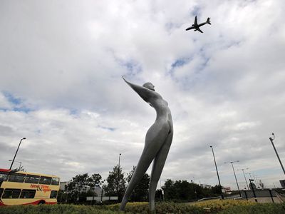 «Афина» стала самой высокой бронзовой скульптурой Великобритании - Культурные и спортивные мероприятия
