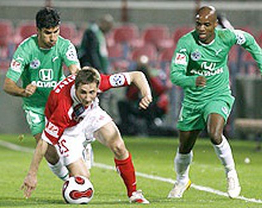 Московские клубы ЦСКА и «Спартак» одержали выездные победы в первых матчах первого раунда Кубка УЕФА.