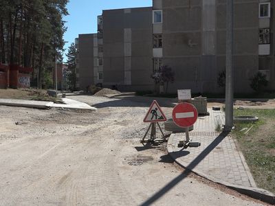 Как устанавливаются дорожные знаки во время проведения ремонтных работ? (видео) - В Висагинасе