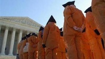США приветствует желание Литвы принять заключенных Гуантанамо