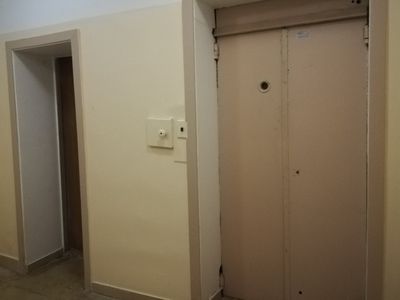 Инцидент с больничным лифтом: есть пострадавшая. Две стороны одной медали - В Висагинасе