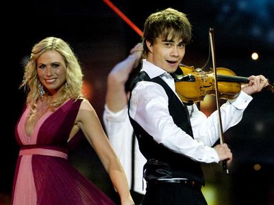 Пресс-атташе Александра Рыбака обещал поклонницам, что певец – не гей - Хобби, отдых и развлечения