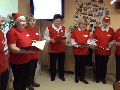 Добровольцы Красного Креста побывали в гостях у жителей Дома социальной опеки (видео) - В Висагинасе