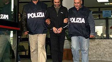 В Италии одновременно арестовали 100 сицилийских мафиози
