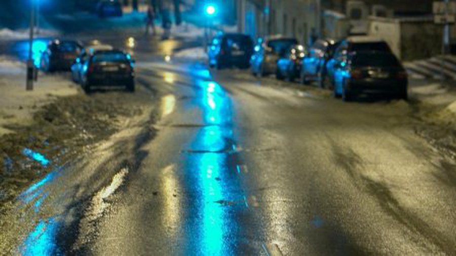 Дорожники предупреждают — на дорогах гололед - Хобби, отдых и развлечения