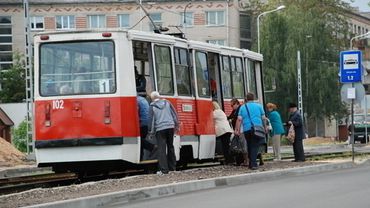 Трамвай в Даугавпилсе можно заказывать и для экскурсий, и для девичников

                                                                