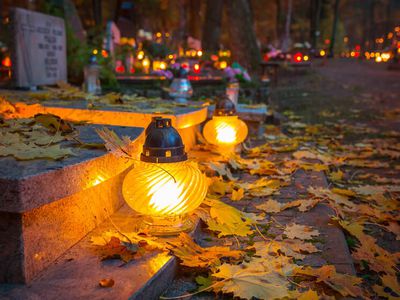 Полиция Литвы: 1-2 ноября будет проводиться патрулирование возле кладбищ - Литва и страны Балтии