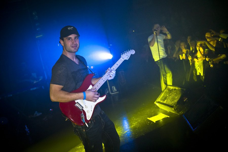 Представитель прекрасного соло                                                                                                                         - Мир молодежи