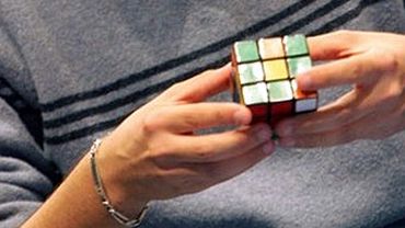 Британец собрал кубик Рубика за 26 лет