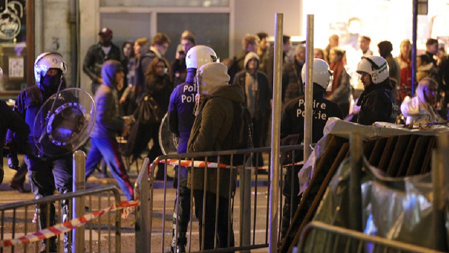 СМИ: в центре Брюсселя начались массовые беспорядки - В Мире