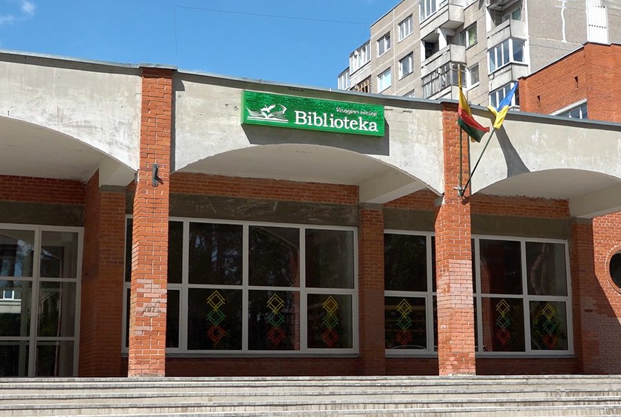 Висагинская библиотека приглашает юных читателей в обновлённые помещения (видео) - В Висагинасе