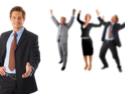 Работодатели молятся, чтобы люди выбрали работу вместо пособий - Литва и страны Балтии