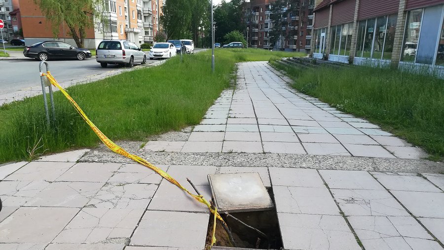 Чей провал? Никто не взял на себя ответственность за размытый водой тротуар - В Висагинасе