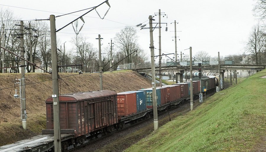 „Lietuvos geležinkeliai“: pirmadienį buvo priimtas pirmasis traukinys vežimui per Lietuvos teritoriją į Kaliningradą - Pasaulyje