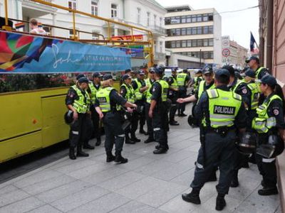 Шествие Baltic Pride: много полиции, сотни участников и толпа любопытных 

 - Литва и страны Балтии