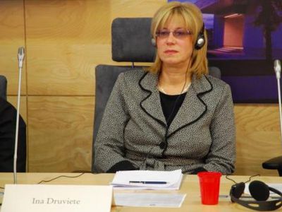 Latvijos Respublikos kalbos ir švietimo politika visuomenei integruoti                                 - Pasaulyje